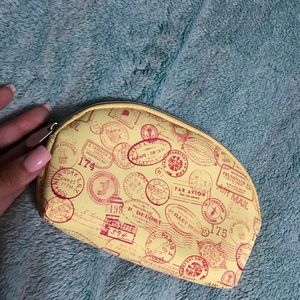 Ipsy bag and comes with freebie!!